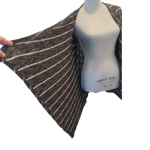 Bundle American Eagle Black Wash Distressed Jeggings Sweater and Cardigan - Picture 10 of 16